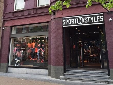 Sport ’n Styles .